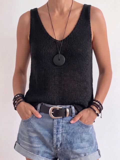Top z dekoltem w szpic - gray